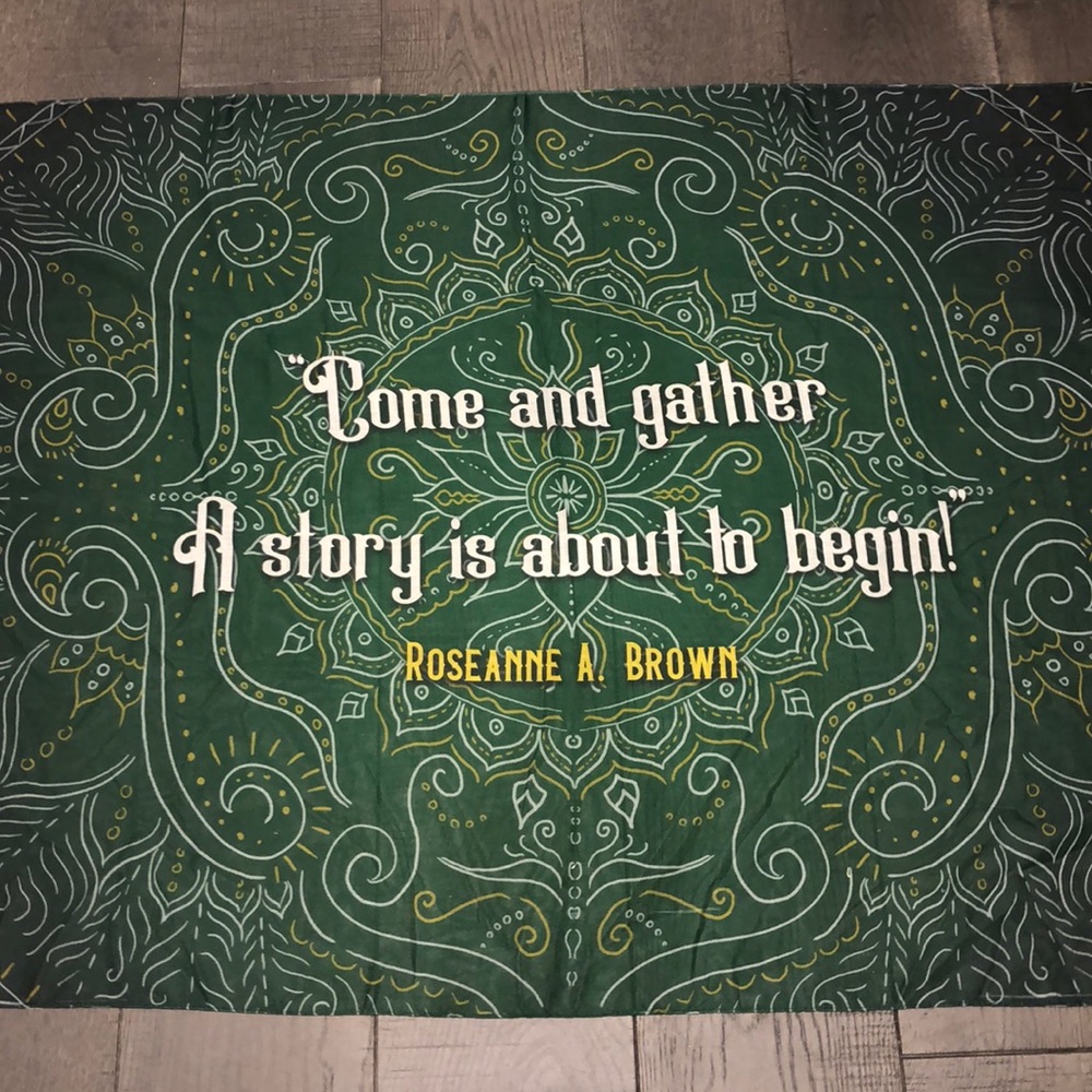 2/$10: Fairyloot Angelfall Screen Cleaner & Bookish Scarf